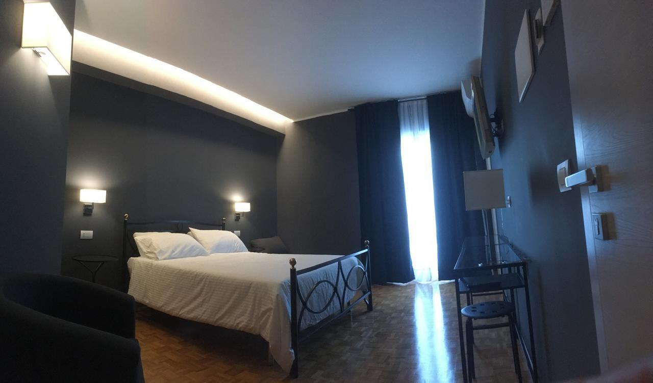 Robin Rooms Montegranaro Luaran gambar